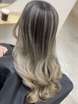 リグ 横浜(Lig.)&nbsp;ミルクティーグレージュカラーバレイヤージュダブルカラー横浜駅