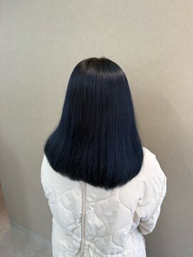 ロッコ 船橋駅(Rocco) 透け感暗髪ネイビーブルー ブリーチスタイル 船橋駅 船橋