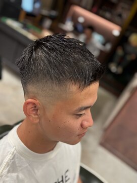 フォーコーナーズカットショップスリーセント 栄(FourCornersCutShop 3/cent) フェードショート