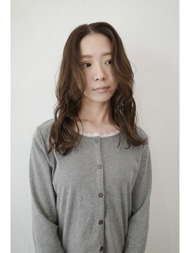 アビオール(Avior) オリーブベージュ