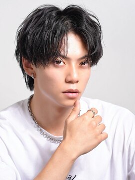 リップス 吉祥寺店 (LIPPS) センターパートツイストスパイラル黒髪ツーブロックコンマバング