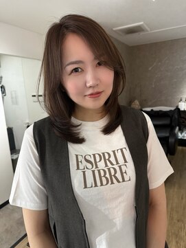 エトワ 中央店(etoi) 大分ハッシュカット胸上鎖骨下ミディアムレイヤースタイルかるめ