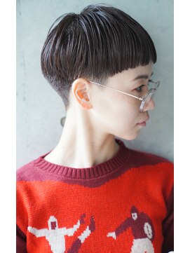 カライング(ing) 大人可愛い20代30代40代黒髪前下がりひし形小顔ボブ丸みショート