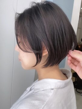 ビュー フクオカ(VIEW FUKUOKA) 美髪にオトナかわいいホワイトグレージュネビージュショートボブ