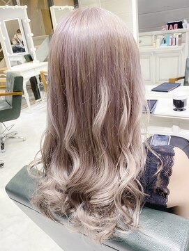 デイズ(days) 大人可愛いミルクティーベージュカラー/グレージュカラー days