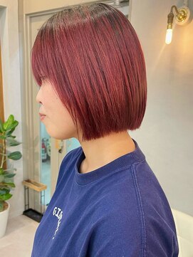 シーン(SCEN) レッドカラーのぷつっと重めbob