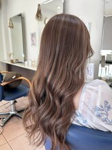 アトリーチェタ 田富店(ATTRICE) ハイライトロングアッシュベージュ
