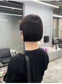 黒髪切りっぱなしミニボブ