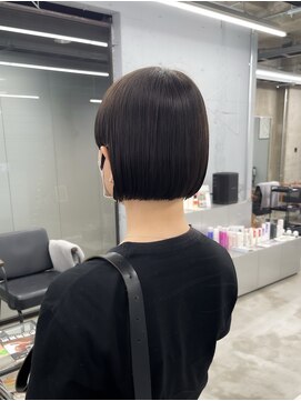 ノード(NODO) 黒髪切りっぱなしミニボブ