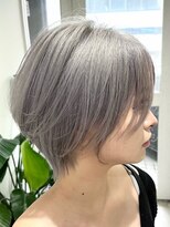 アイズ(I's)&nbsp;ホワイト×丸みショート×20代30代40代50代