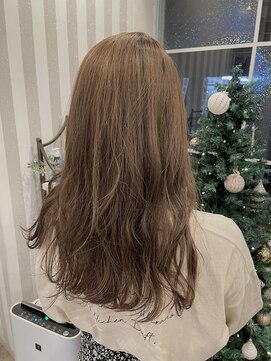 リル バイ フレイムス 川口(Lilou by Frames) ベージュカラー