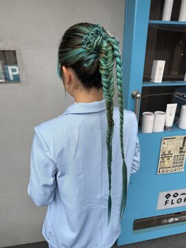 フロップニク(FLOPNIK) 【Y2K風】お呼ばれヘア