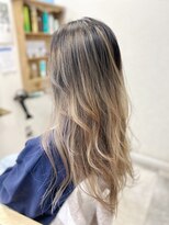 ヘアーアンドメイク ドレス(DRESS)&nbsp;シャドールーツ