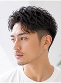 大人メンズ刈り上げショートパーマビジネスマン