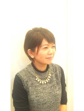 ヘアーアンドメイク ルシア(hair&make Lucia) 耳かけボブ