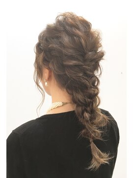 ヘアアンドメイクジップ恵比寿 (Hair＆Make ZIP) ウェーブ編み下ろし　ヘアセット