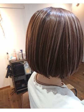 エチカ(ethica) コーラルピンクなボブ