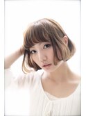 短めレングスのワンカールボブ