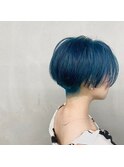 #刈り上げショート×ターコイズブルー