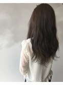 グレージュ　ハイライト　無造作ヘア