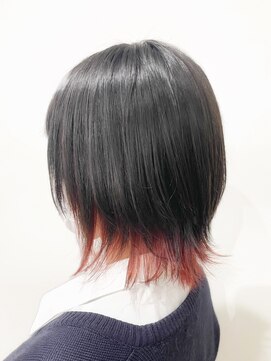 ホワイト 梅田(white) ＊バイトもOK＊暗めレッド×ウルフ/ショートウルフ