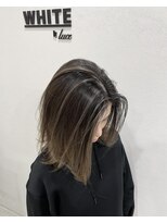 アンダーバーホワイト 西宮店(_WHITE) ミディアムバレイヤージュonグレージュ