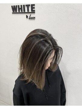 アンダーバーホワイト 阪神西宮店(_WHITE) ミディアムバレイヤージュonグレージュ