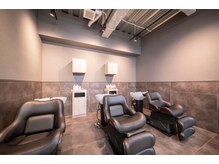 ☆ヒーリングミュージックのBGMが流れるシャンプーブース☆【FRAME博多/全席完全個室美容室/博多徒歩5分】