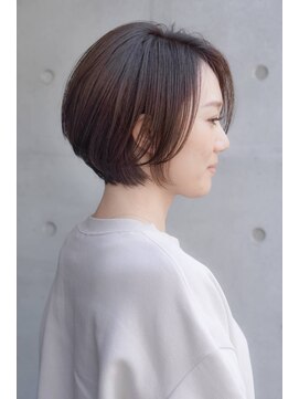 カルラ(Karla) 長めショートボブ