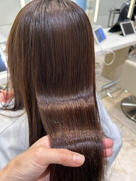 ケンジ 平塚 アネッタ(KENJE annetta) ダメージ毛の縮毛矯正