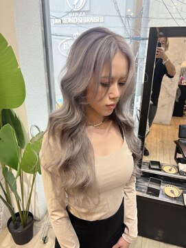 ノエ 心斎橋(Noe) ホワイトシルバー♪レイヤーカット♪髪質改善♪