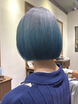 ラーサ(LaHzA) ショートボブミニボブグラデーションボブブルーグラデーション