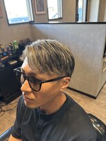 リラックスバーバー ゴコウ(RelaxBarberGOKOU) ミディアムショート×金メッシュ
