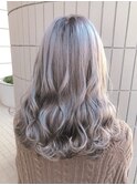 シルバーグレー