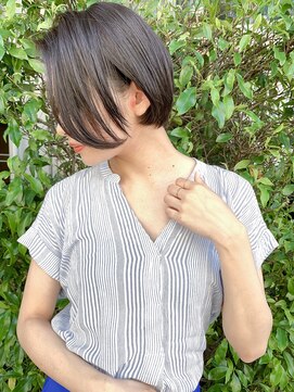 ミィ 表参道(mee.) 【mee.】ハセガワヒトシ　３６０°キレイなストレートボブ