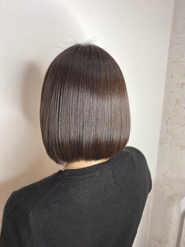 ジーナ セントラル銀座(Zina) ココアグレージュ＊ミニボブ＊ラテカラー【ZinaCENTRAL】