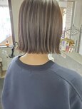 ぷつっとボブ×ハイライトカラー