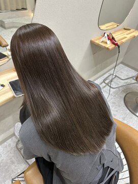 シカ 神戸三宮元町店(Cica) 神戸　三ノ宮　オリーブベージュ　ブリーチなしダブルカラー