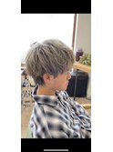 カーキベージュ
