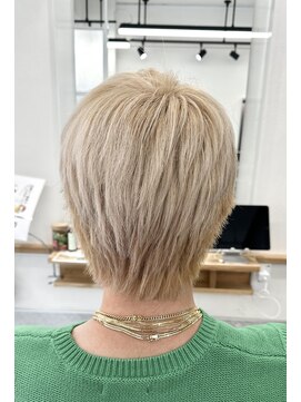 ミエルヘアーエスト 新宿店(mielhair est) ホワイトベージュ☆【新宿】