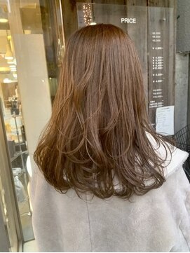 ルッソ チアロ(Lusso chiaro) 透明感ナチュラルベージュ/ゆる巻き/30代40代50代