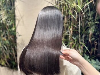ラック髪質改善Lab 本厚木(LUCK髪質改善Lab)の写真/【髪質改善特化サロン】こだわりの薬剤を使用し、低ダメージで自然なストレートに!柔らかな質感に感動*