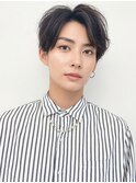 毛流れセンターパート無造作パーマアッシュブラック刈り上げ