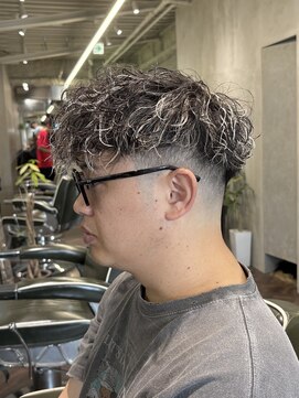 スキルセカンドハウス 天神(SKILL SECOND HOUSE) スペインカール メッシュ フェード