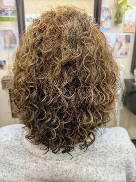 綾音堂 スパイラルパーマ