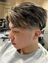 レボ 片町店(Revo)&nbsp;海外バレイヤージュ風ハイライト×センターパート！