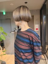 プール(pour.) 前上がりボブ×ハイライト