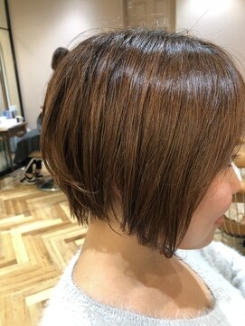 綺麗なショート ボブ 前 下がり 50 代 髪型 最高のヘアスタイルのアイデア