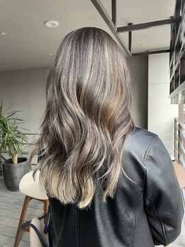 リバレッジ 広尾(Leverage) 【広尾、恵比寿】担当：東田　コントラストハイライト