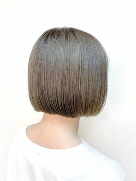 ヘアアンドメイク ニューヨーク ニューヨーク 長岡天神店(Hair&Make NYNY) 切りっぱなしボブ【グレージュ】